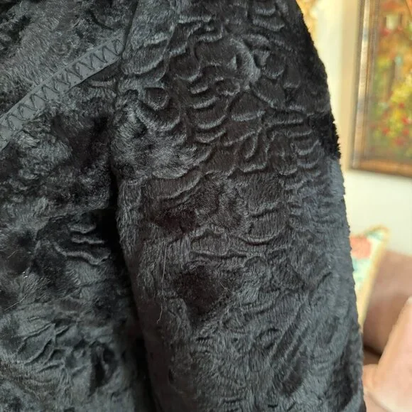 Black Reversible Fitted Lambs Wool/Quilted Coat - Picture 3 of 10